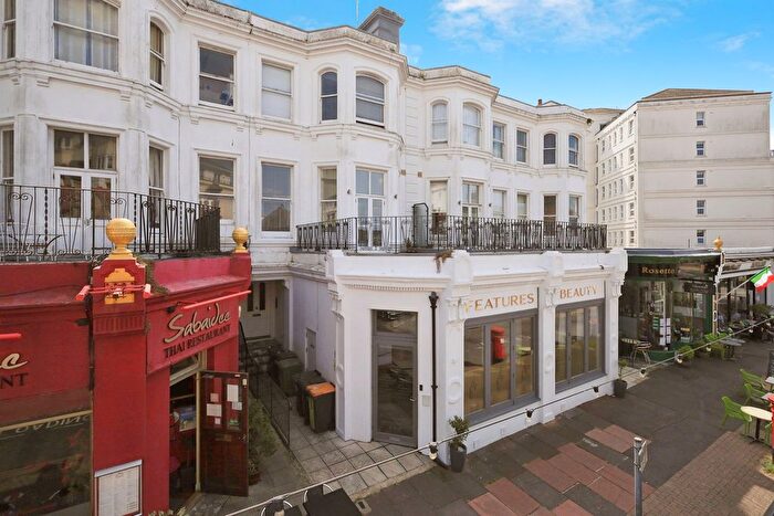 2 Bedroom Flat For Sale In Carlisle Road, Eastbourne, BN21