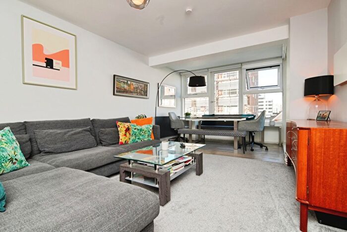 3 Bedroom Flat For Sale In Kingsway, Hove, East Sussex, BN3