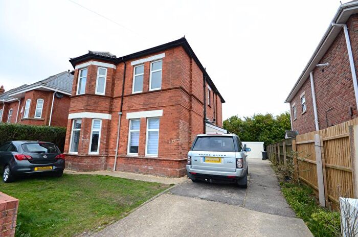 4 Bedroom Detached House To Rent In Richmond Park Road, Bournemouth, BH8