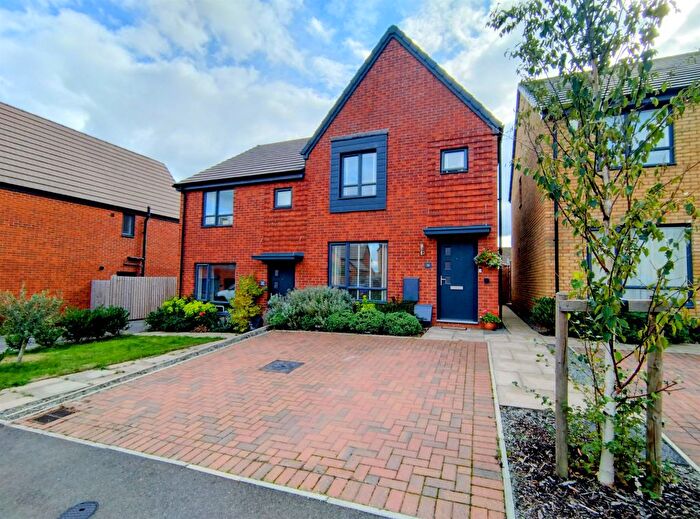 3 Bedroom Semi Detached House For Sale In Strothers Avenue, Malvern, WR14