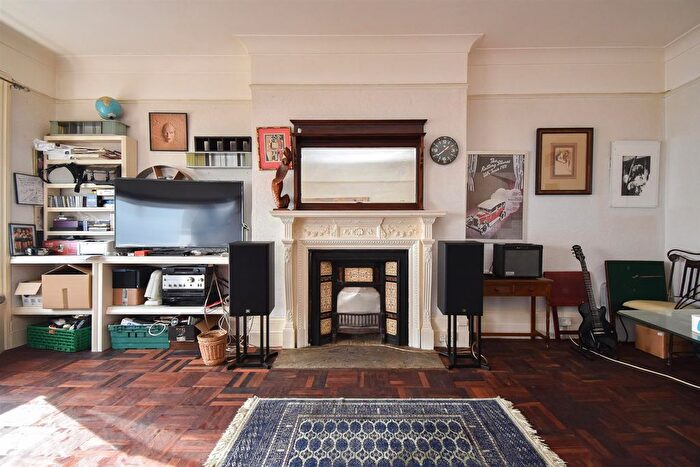 2 Bedroom Flat For Sale In Marina, St. Leonards-On-Sea, TN38