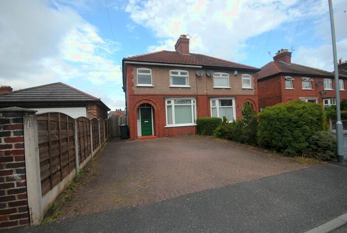 3 Bedroom Semi-Detached House To Rent In Bedford Place, Crewe, Cheshire, CW2