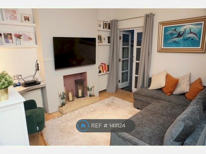 1 Bedroom Flat To Rent In Solon Road, London, SW2