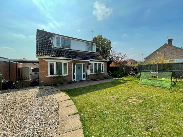 3 Bedroom Bungalow To Rent In Nursery Lane, Costessey, Norwich, NR8