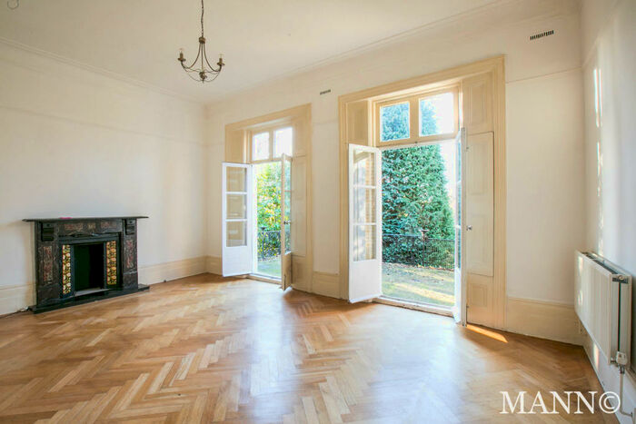 3 Bedroom Flat To Rent In Court Road, London, SE9