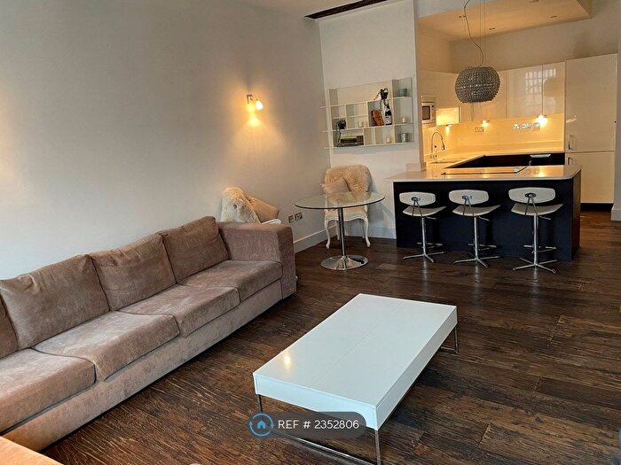 2 Bedroom Flat To Rent In Dock Street, Leeds, LS10