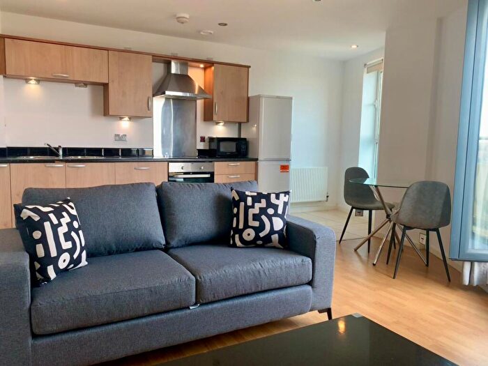 2 Bedroom Apartment To Rent In Hive, Masshouse Plaza, Birmingham, B5