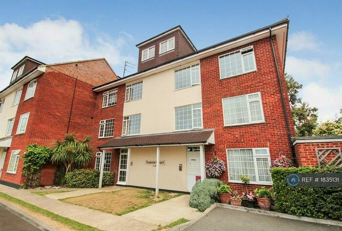 2 Bedroom Flat To Rent In Masons Court, Slough, SL1