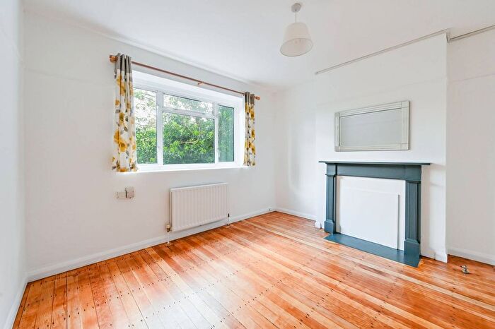 2 Bedroom Flat For Sale In Brewster Gardens, North Kensington, London, W10