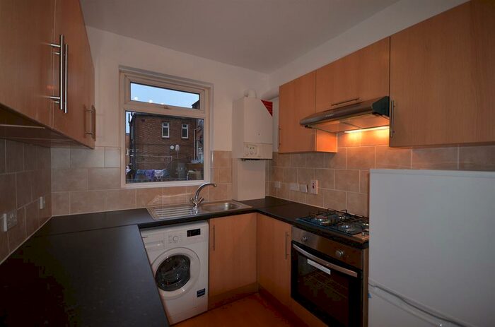 3 Bedroom Flat To Rent In Kingsbury Road, Kingsbury, London, NW9