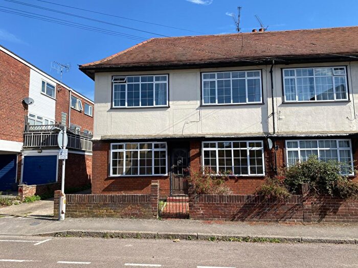 1 Bedroom Flat To Rent In South Primrose Hill, Chelmsford, Essex, CM1