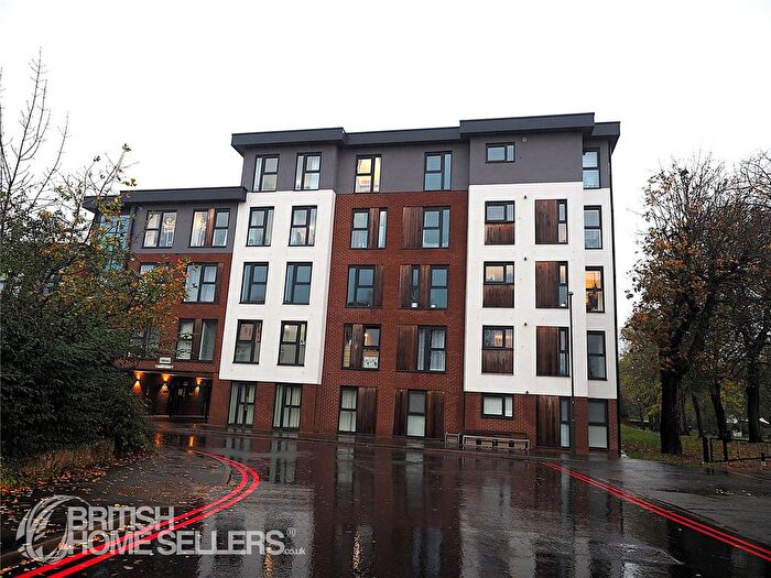 2 Bedroom Flat For Sale In Richard Lewis Way, Shirley, Solihull, West Midlands, B90