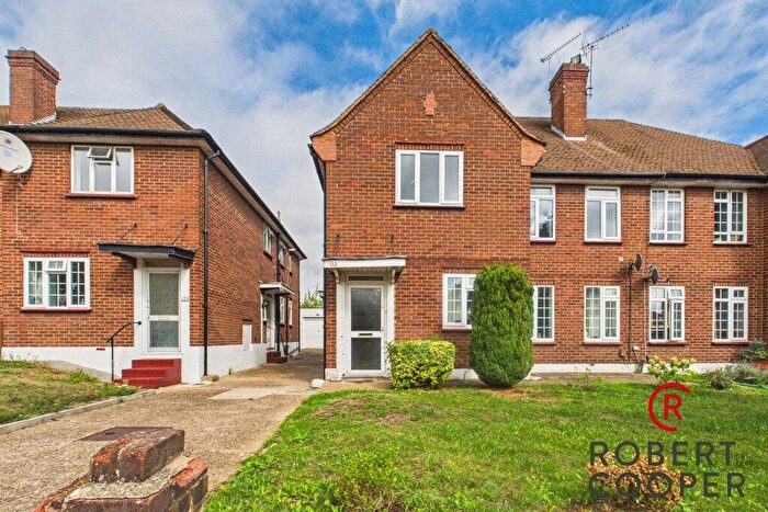 2 Bedroom Apartment To Rent In Tolcarne Drive, Pinner, Middlesex, HA5