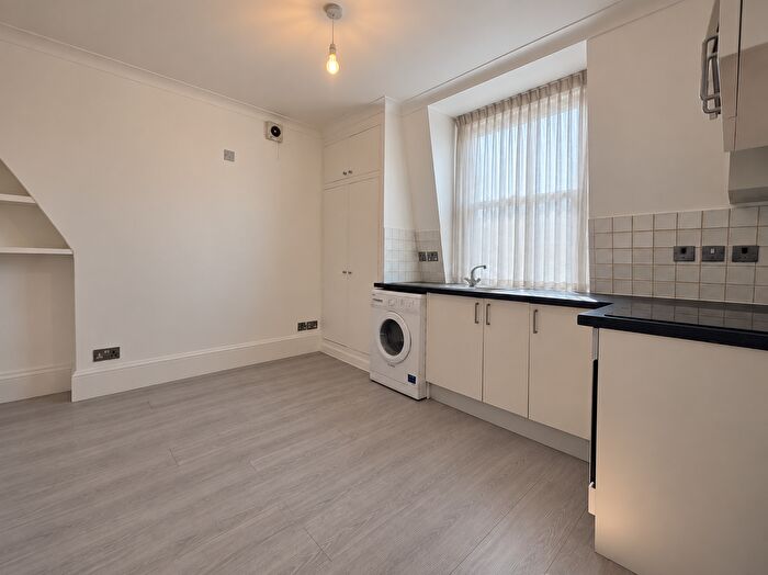 Studio To Rent In London, NW6