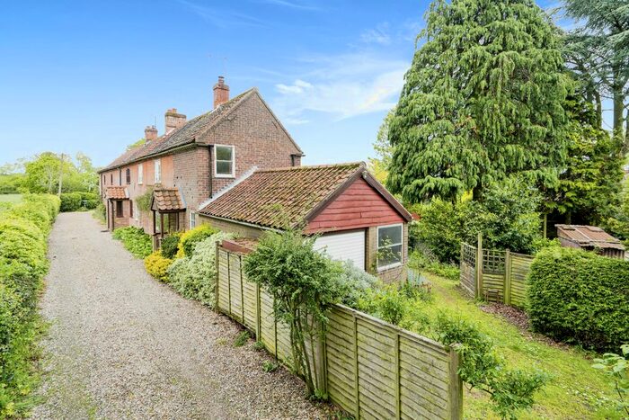 3 Bedroom End Of Terrace House For Sale In The Street, Hindolveston, Dereham, Norfolk, NR20