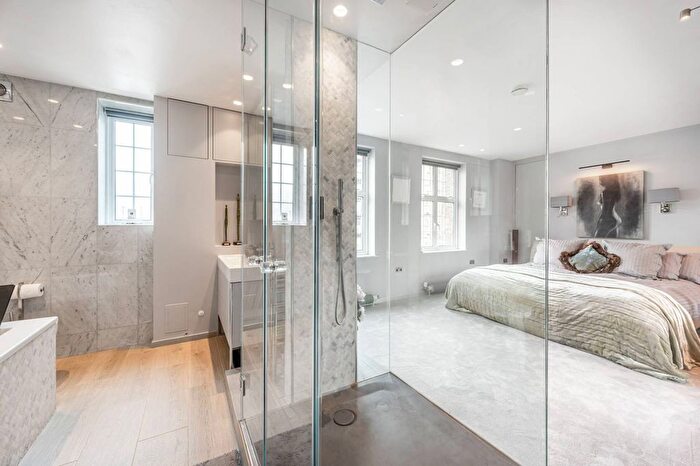 4 Bedroom Flat To Rent In Seymour Street, Hyde Park Square, London, W2