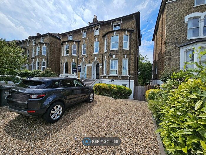 2 Bedroom Flat To Rent In Burnt Ash Hill, London, SE12