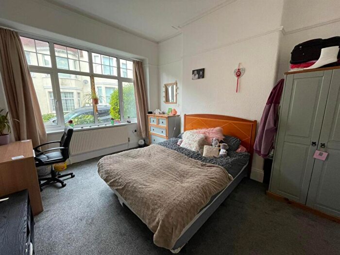 3 Bedroom Flat To Rent In Addison Road - Flat, Plymouth, PL4