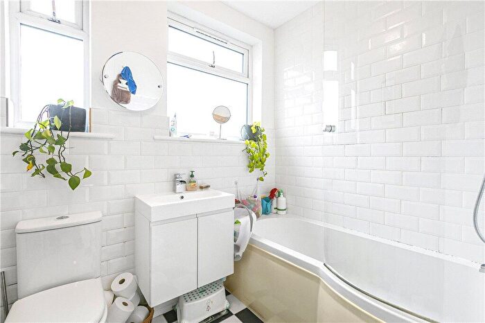 3 Bedroom Terraced House For Sale In Howard Road, London, SE25