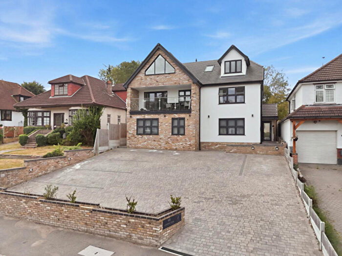 2 Bedroom Apartment For Sale In Crown Hill, Rayleigh, SS6