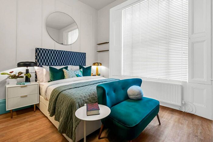 1 Bedroom Flat To Rent In Earl's Court, London, SW5