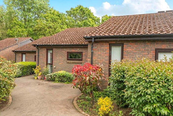 1 Bedroom Retirement Property For Sale In Loxford Court, Elmbridge Village, Cranleigh, GU6