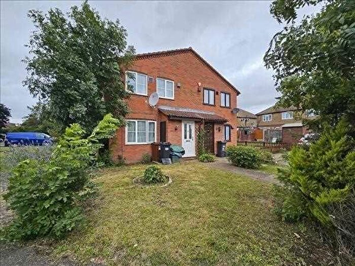 1 Bedroom Terraced House For Sale In Bishops Drive, Bedfont, TW14