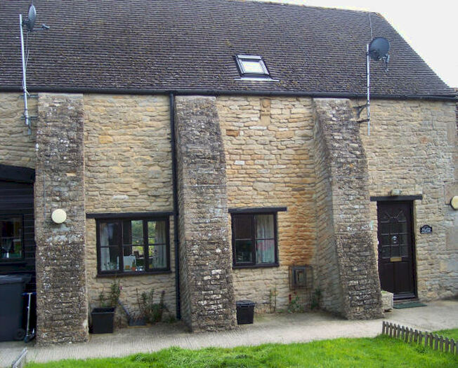 2 Bedroom House To Rent In Milton Road, Shipton Under Wychwood, Oxon, OX7