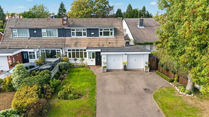 4 Bedroom Semi-Detached House For Sale In Station Road, Balsall Common, CV7