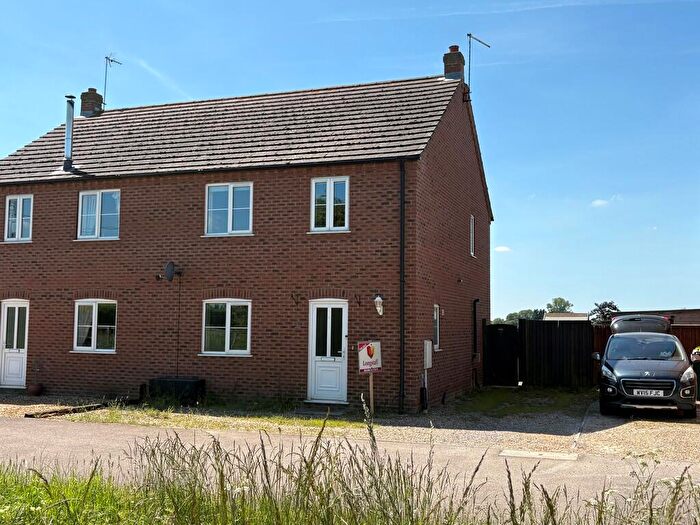 3 Bedroom Semi-Detached House For Sale In Baulkins Drove, Sutton St James, PE12