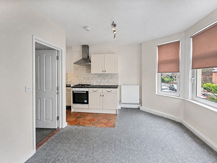 1 Bedroom Flat To Rent In Brighton Road, Horsham, West Sussex, RH13
