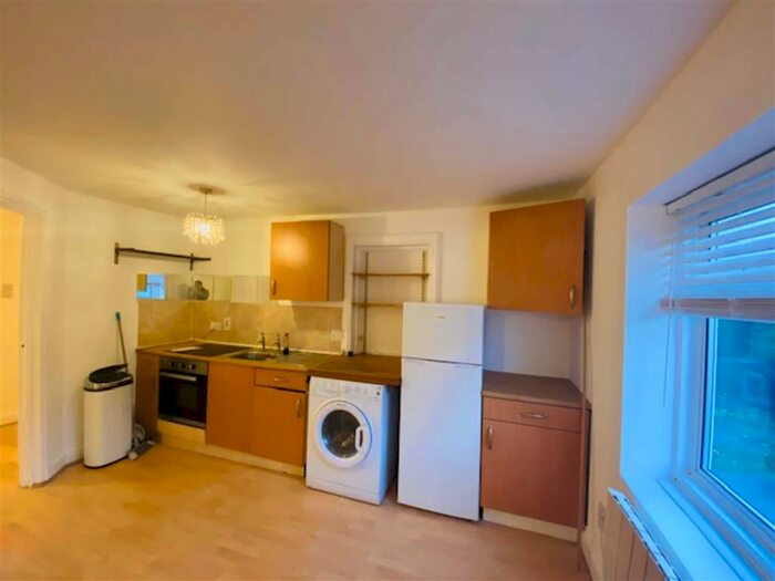 1 Bedroom Flat To Rent In Clauson Avenue, Northolt, Middlesex UB5