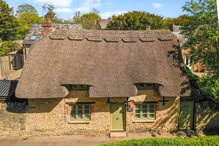 2 Bedroom Cottage For Sale In Cheapside, Bampton, OX18