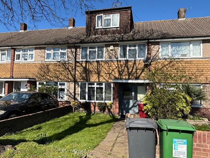 5 Bedroom Terraced House For Sale In Northborough Road, Slough, SL2
