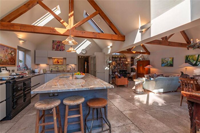 5 Bedroom Terraced House For Sale In High Street, Hungerford, Berkshire, RG17