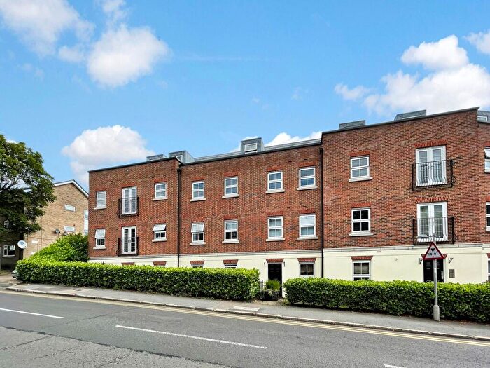 2 Bedroom Apartment To Rent In Station Approach, Amersham, HP6
