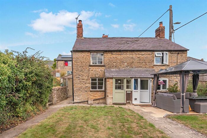 2 Bedroom Cottage For Sale In Worton Road, Middle Barton, Chipping Norton, OX7