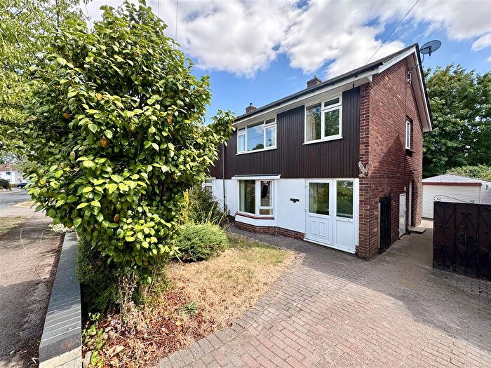 3 Bedroom Semi-Detached House For Sale In Severn Avenue, Tutshill, NP16