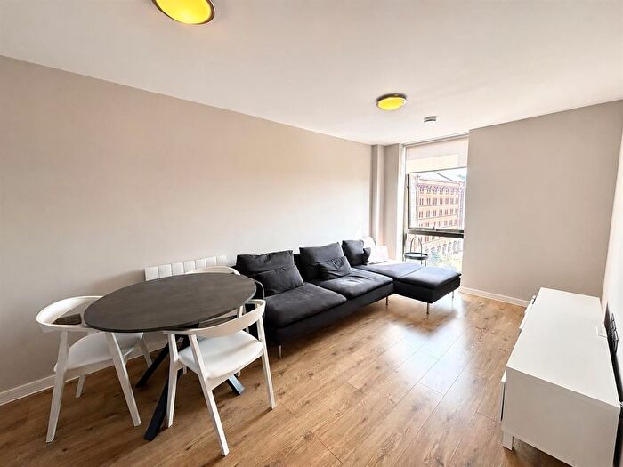 2 Bedroom Flat To Rent In Jesse Hartley Way, Liverpool, L3