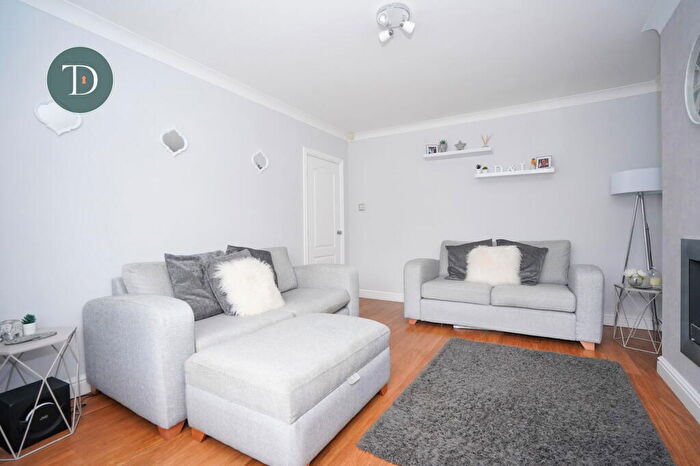 3 Bedroom Semi-Detached House For Sale In Walnut Grove, Whitby, Cheshire, CH66
