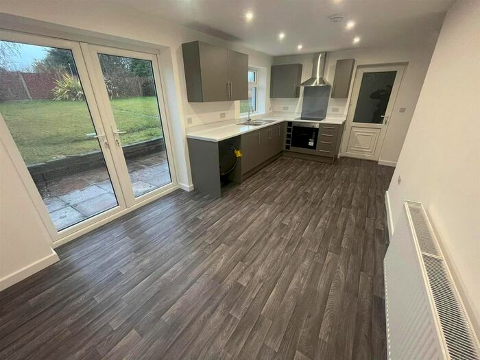 3 Bedroom Semi-Detached House To Rent In Sitwell Road, Worksop, S81