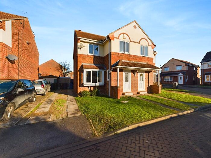 3 Bedroom Semi-Detached House For Sale In The Meadows, Carlton, DN14