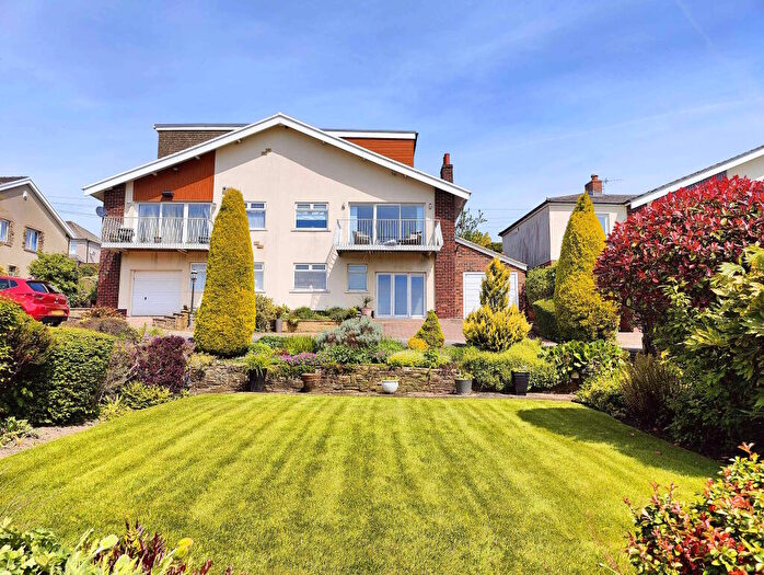 4 Bedroom Semi-Detached House For Sale In South Lane, Shelf, HX3