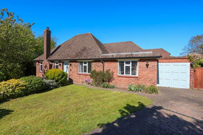 2 Bedroom Bungalow For Sale In Shaldon Way, Walton On Thames, Surrey, KT12