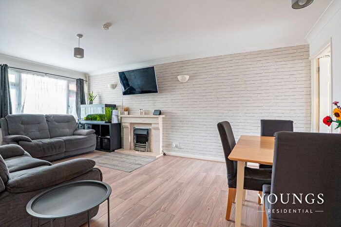 2 Bedroom Terraced Bungalow For Sale In The Goslings, Shoeburyness, SS3