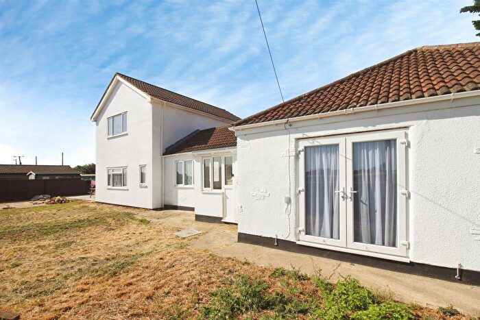 4 Bedroom Detached House For Sale In Euximoor Drove, Christchurch, Wisbech, PE14