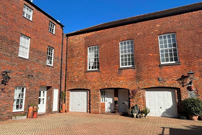 2 Bedroom Town House For Sale In North Street, Gosport, PO12