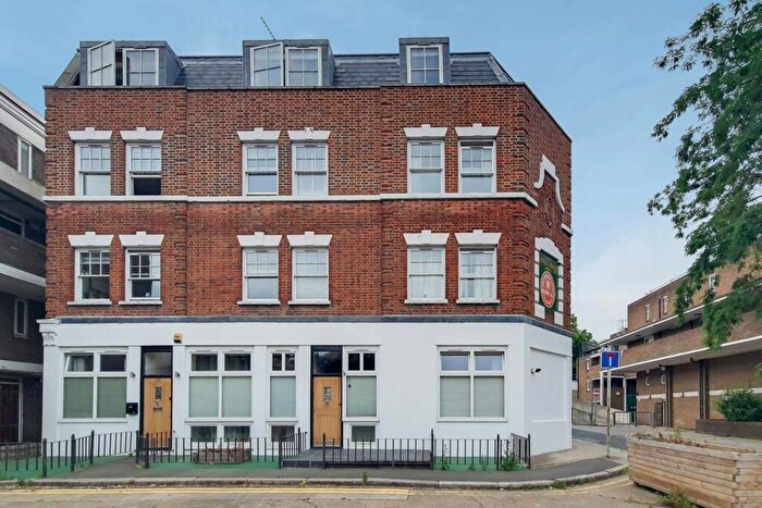 3 Bedroom Flat For Sale In Stepney Causeway, Limehouse, London, E1