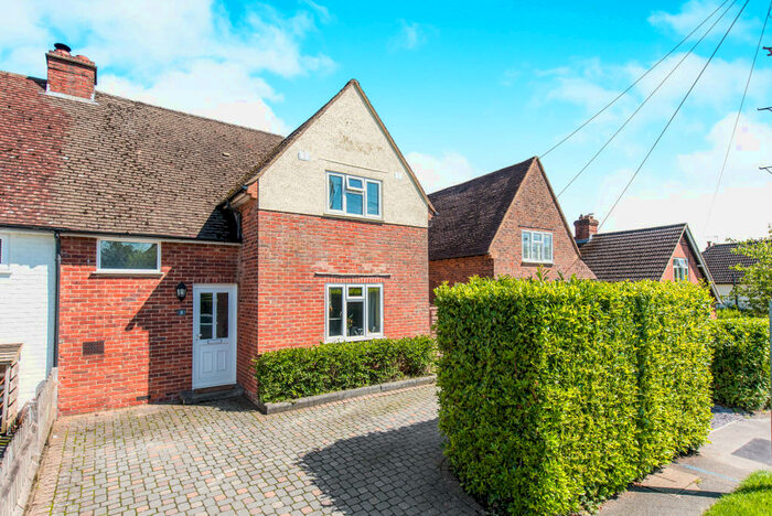 4 Bedroom Semi-Detached House To Rent In Haslemere, Surrey, GU27