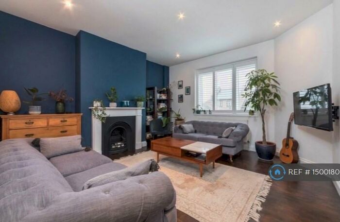 2 Bedroom Flat To Rent In Hornsey Road, London, N19